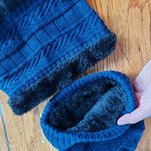 Navy Knitted Winter Hat With Neck Warmer - Picture 4 of 6
